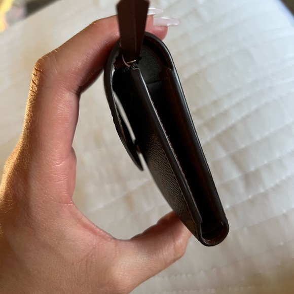 Beautiful, Excellent Condition Louis Vuitton Victorine Wallet. Classic monogram - Picture 9 of 13